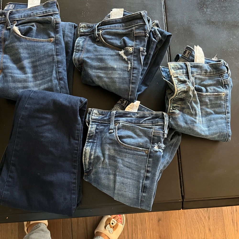 Lot of 4 Abercrombie and fitch skinny jeans and 1 free people jeans size 0 25.